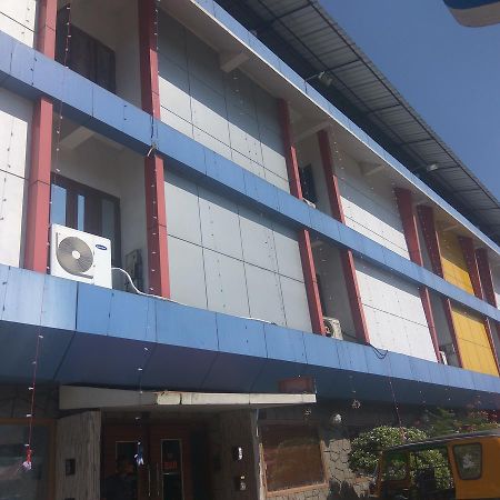 Hotel Malika Residency Ettumanoor Extérieur photo