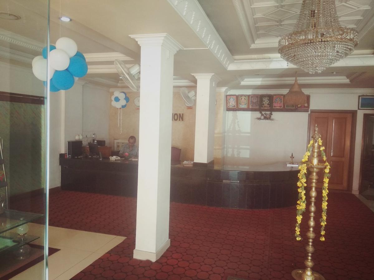 Hotel Malika Residency Ettumanoor Extérieur photo
