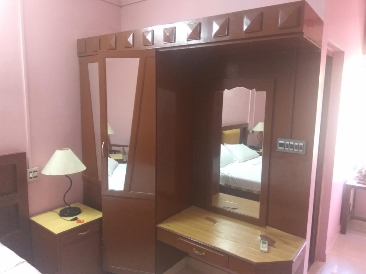 Hotel Malika Residency Ettumanoor Extérieur photo