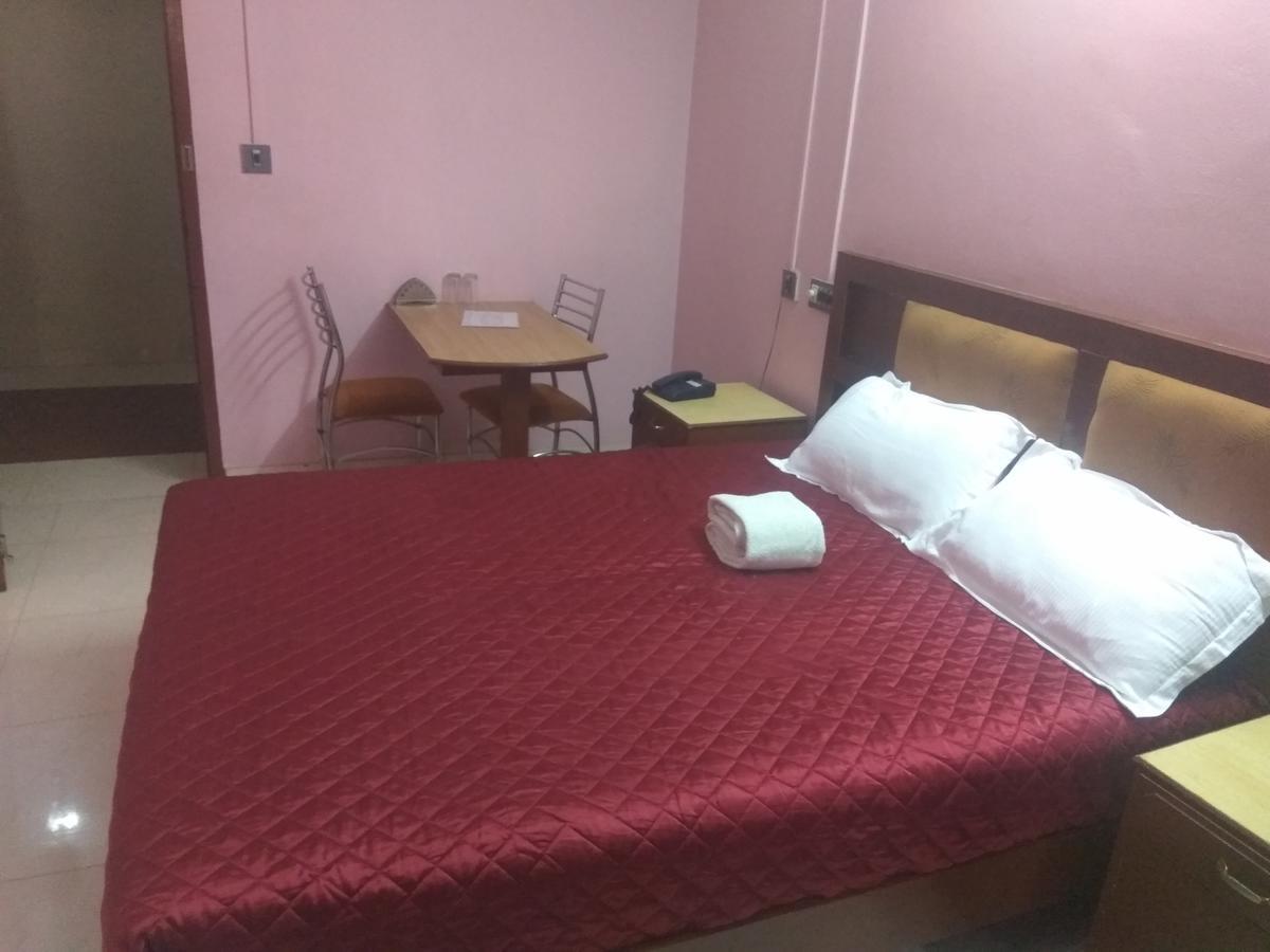 Hotel Malika Residency Ettumanoor Extérieur photo
