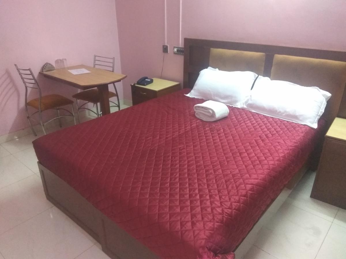 Hotel Malika Residency Ettumanoor Extérieur photo
