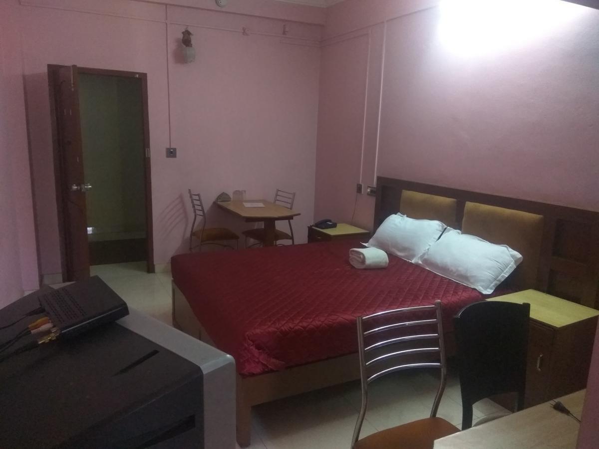 Hotel Malika Residency Ettumanoor Extérieur photo